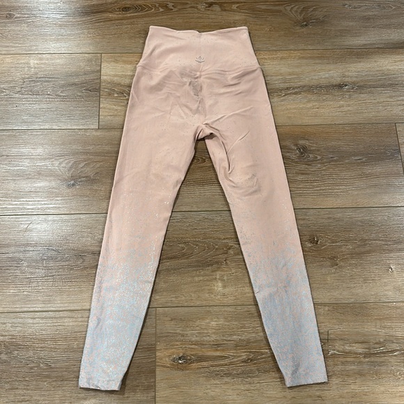 Beyond Yoga Sportsflex Alloy Ombré High Waisted Midi Yoga Leggings - Picture 5 of 7